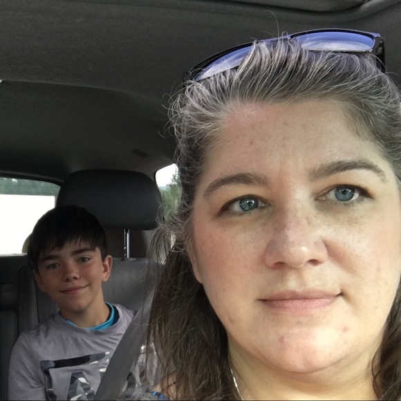 Meet your Posher, April - Picture 1 of 1